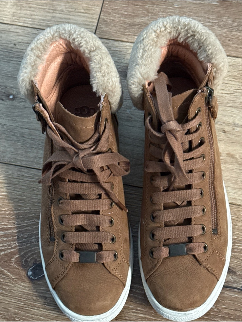 UGG 1019716 Alameda Zip Sneaker Boot Women 8.5 Shoe Leather Sherpa Mid 6986 8.5
